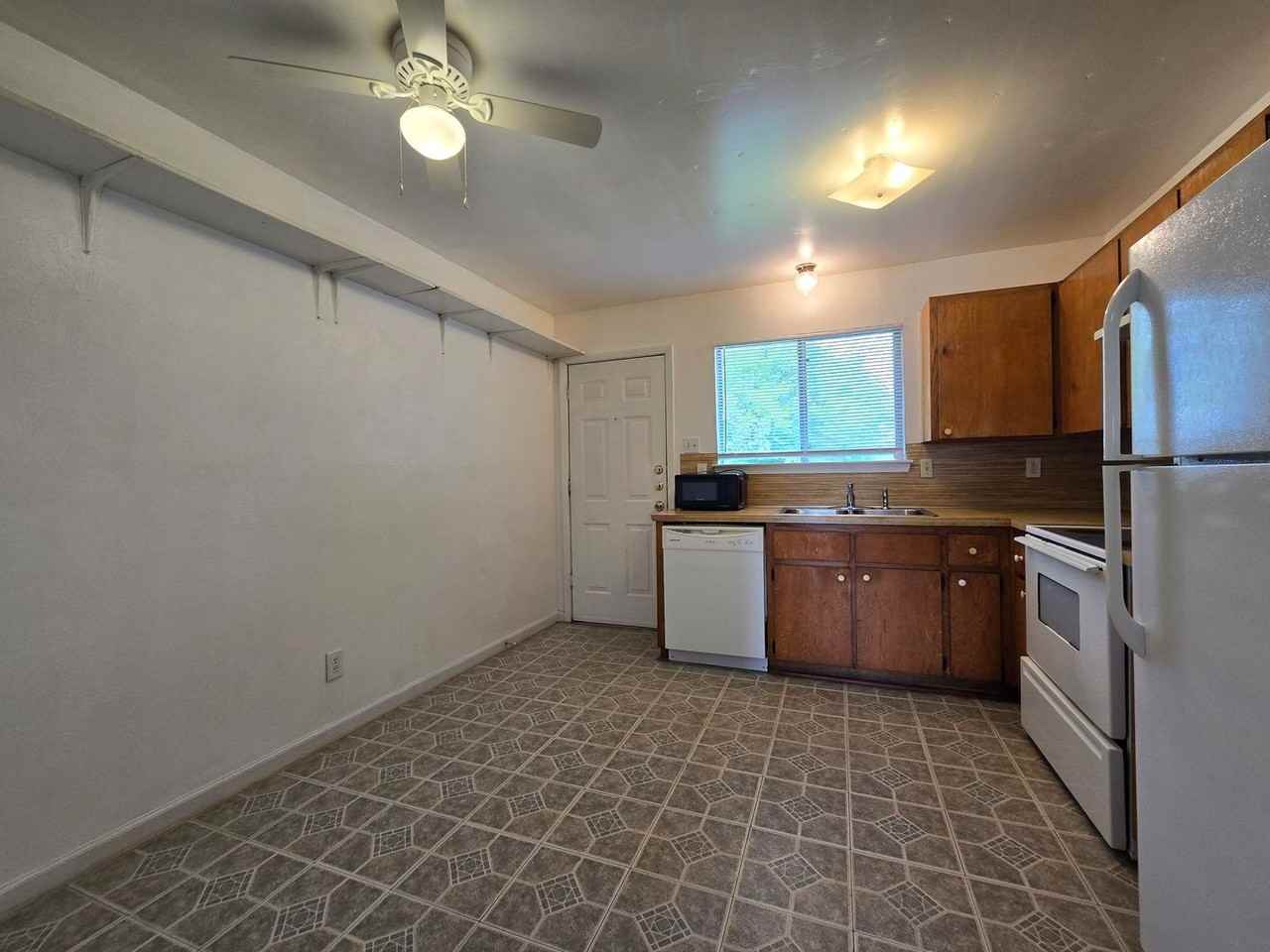 1305 Quail Cir #A - Photo 7 of 19