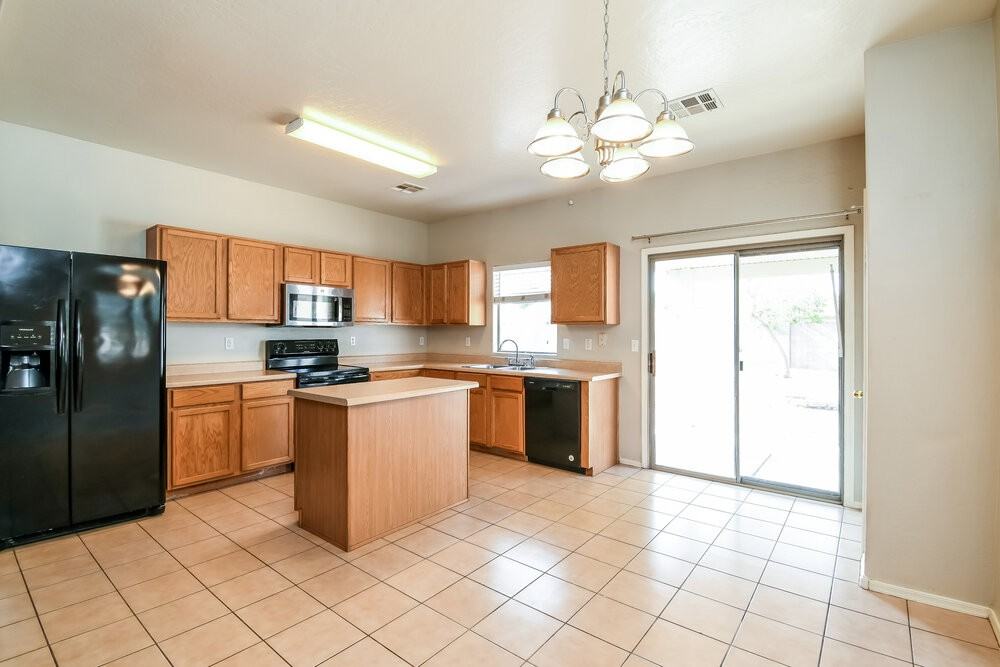 1937 E Lusitano Loop - Photo 6 of 16