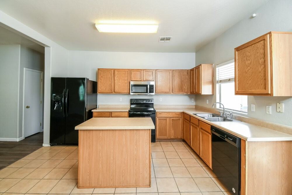 1937 E Lusitano Loop - Photo 7 of 16