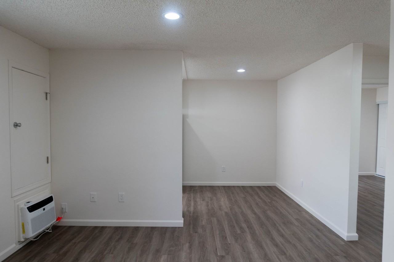 Orange Glen - Photo 6 of 22