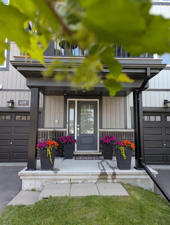 108 Paloma Circle - Photo 2 of 11