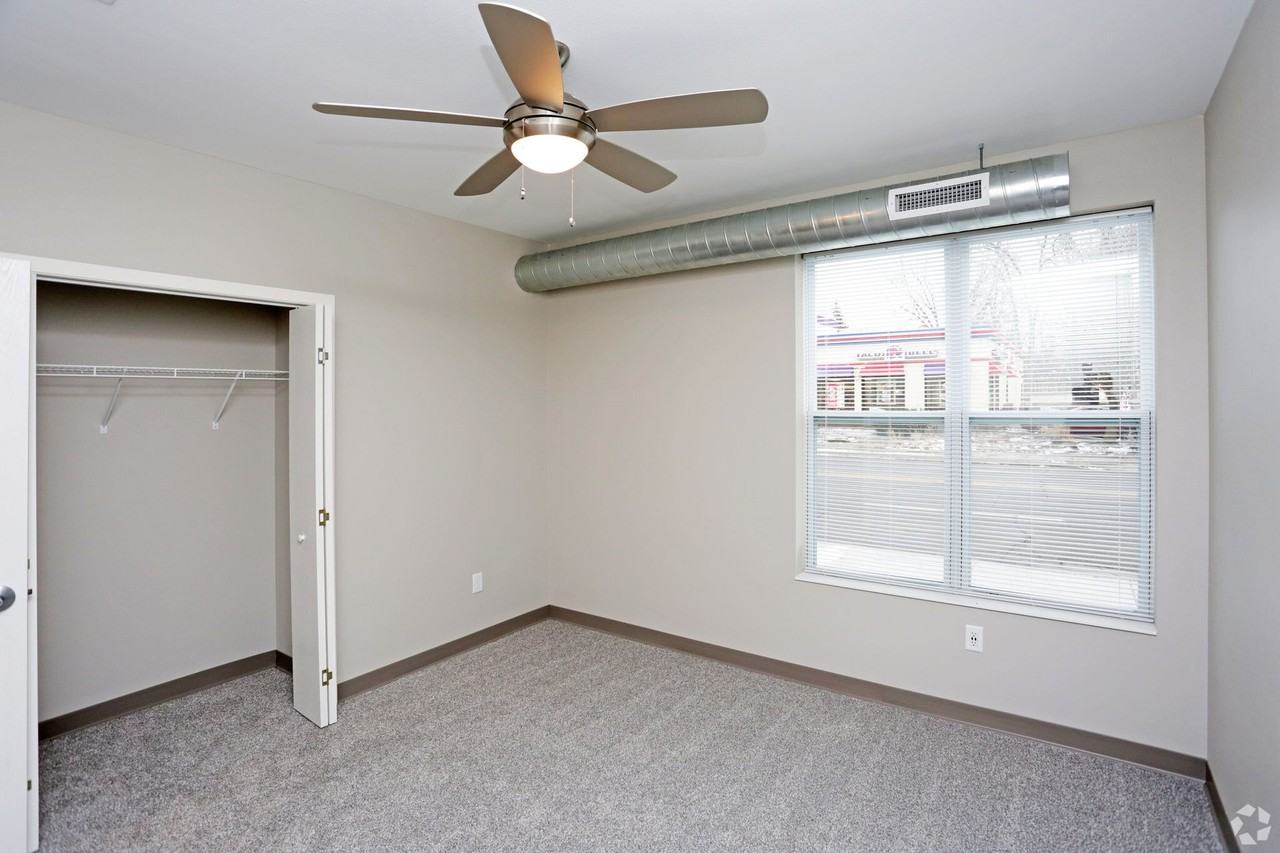 Forest Avenue Village - Photo 4 of 9