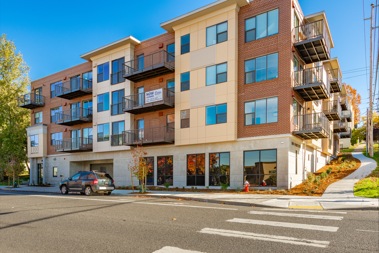 1100 North Forest Street - Photo 4 of 34