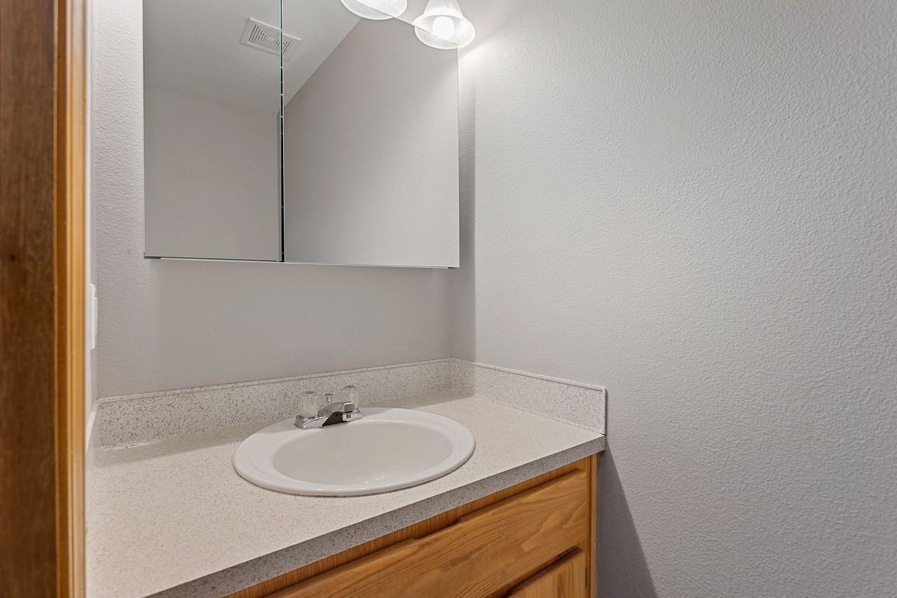 Donna Court - Photo 6 of 22