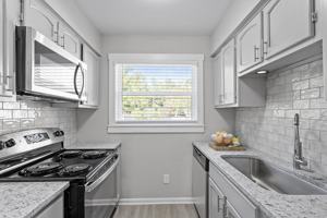 featured image of 707 Moore St