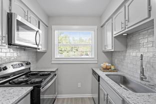 707 Moore St - Photo 1 of 1