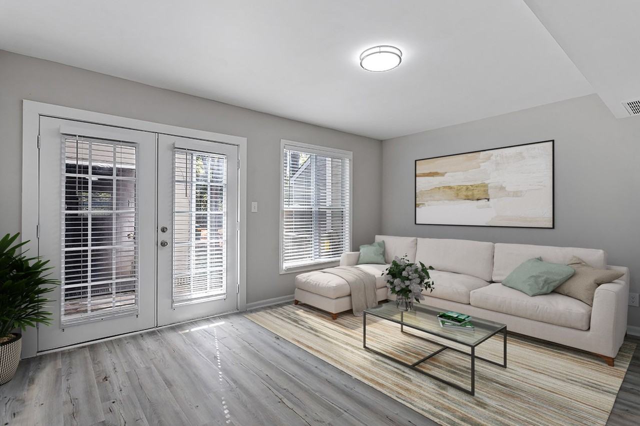 707 Moore St - Photo 3 of 8