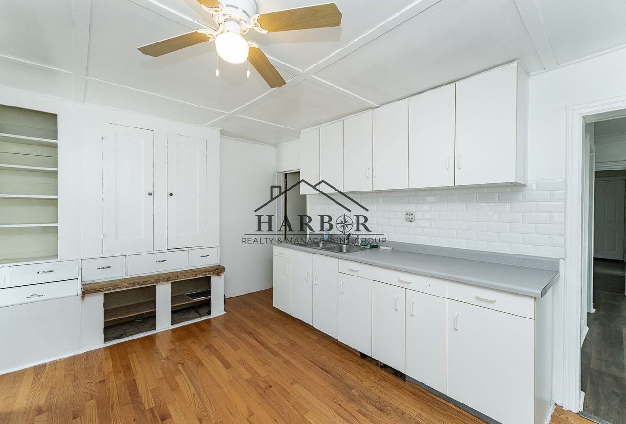 225 10th St Nw - Photo 2 of 18