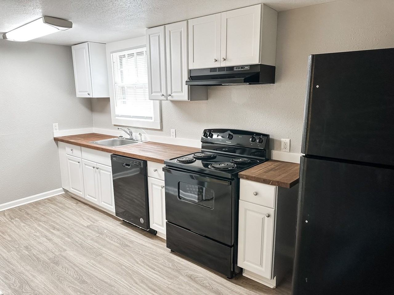 4033 Ivy Ave - Photo 6 of 12