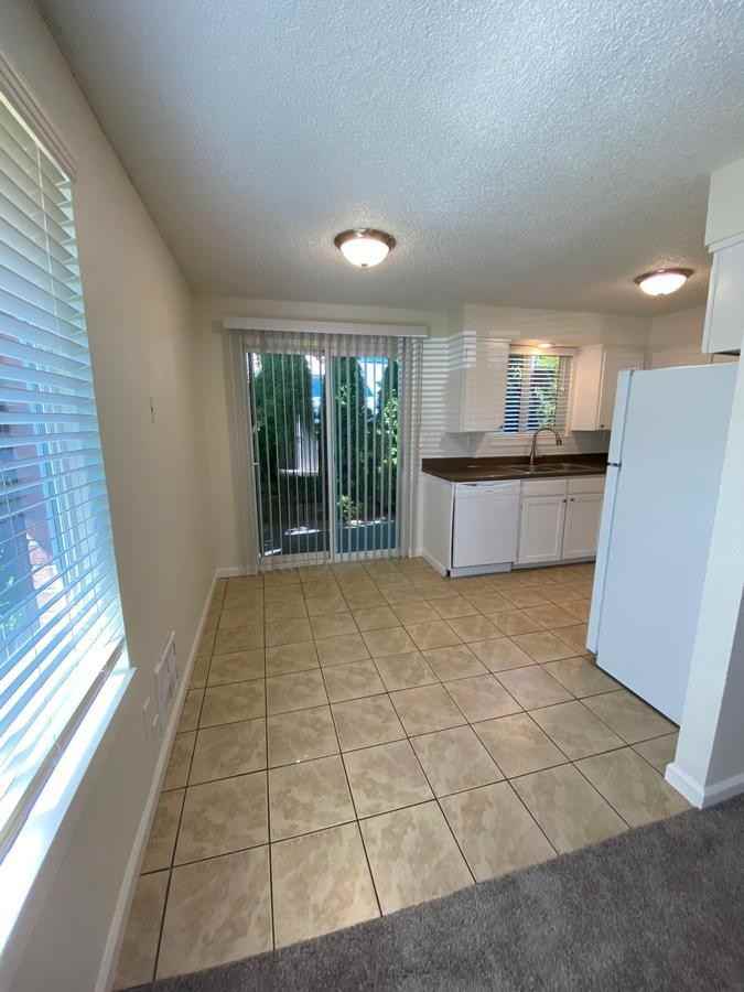 1710 Valley Ave E - Photo 2 of 9