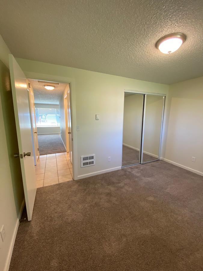 1710 Valley Ave E - Photo 7 of 9