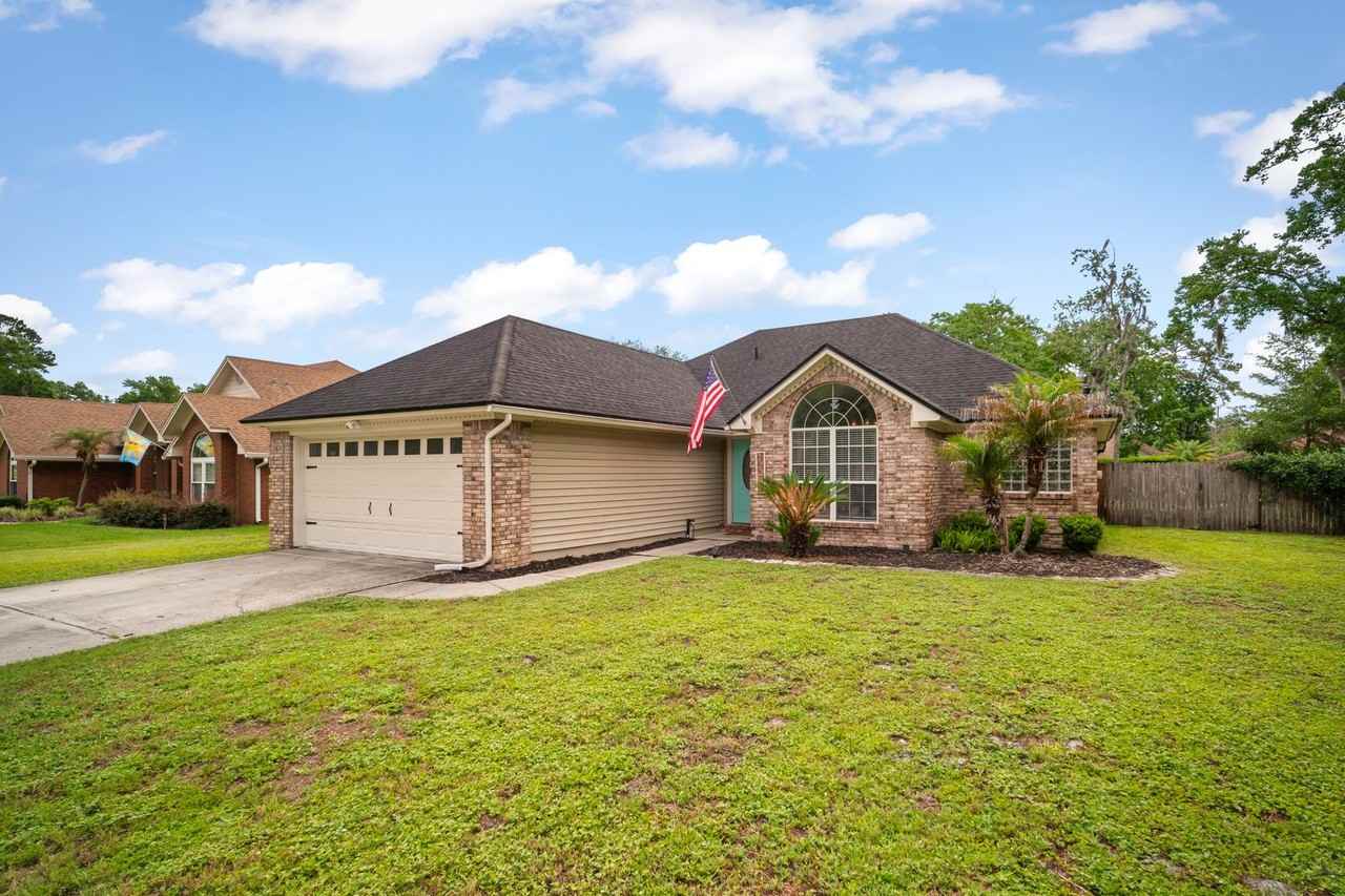 12241 Breckenridge Ct - Photo 2 of 31