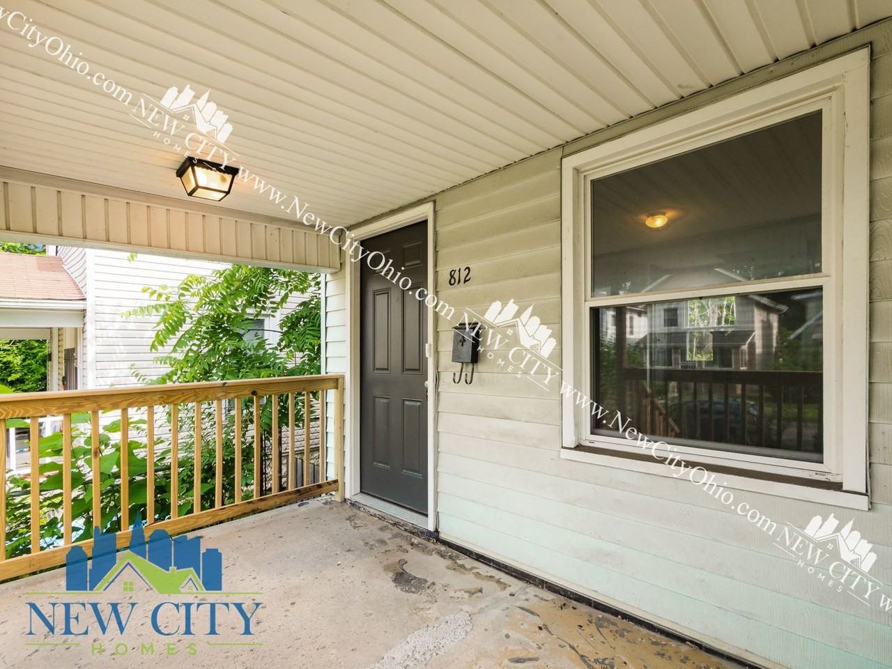 812 Gibbard Ave - Photo 2 of 26