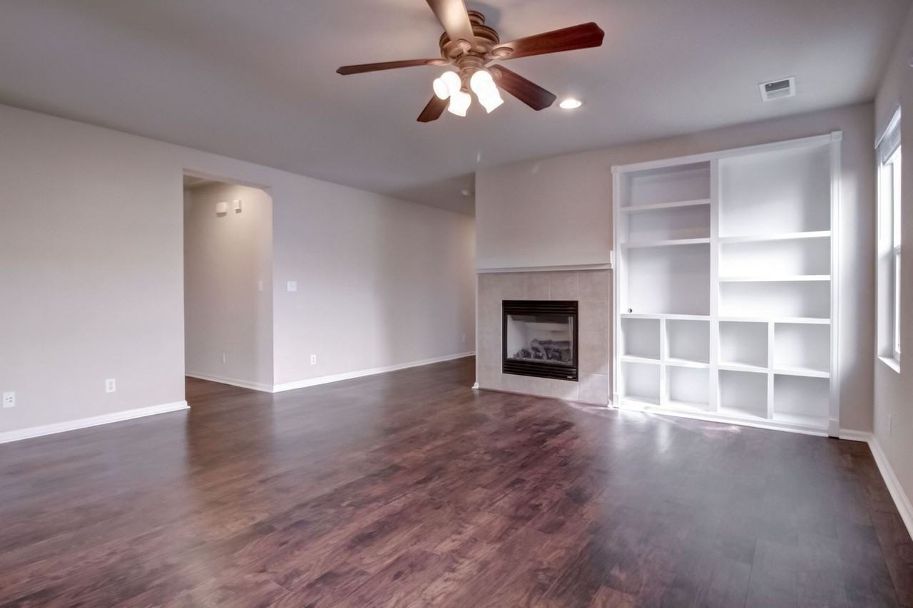 5514 Lewiston St - Photo 2 of 45