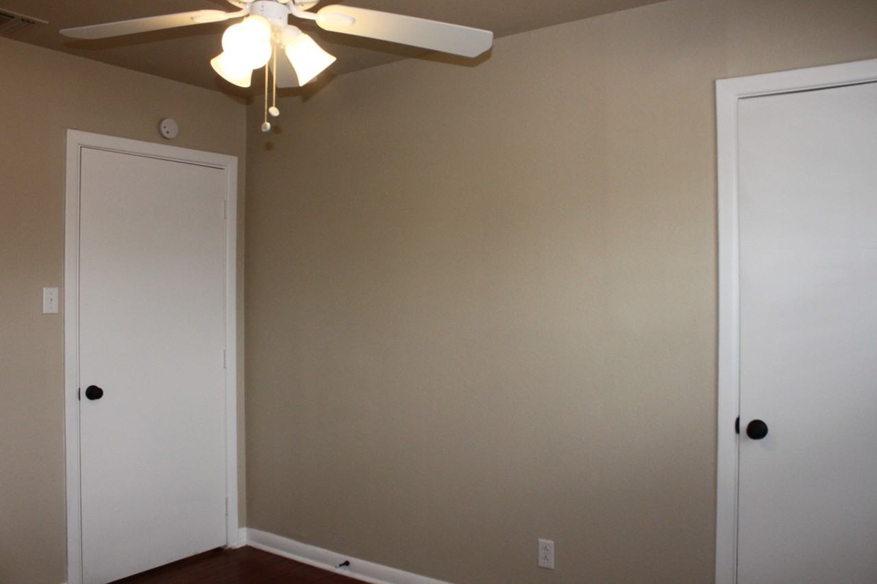 4414 45th St - Photo 4 of 28