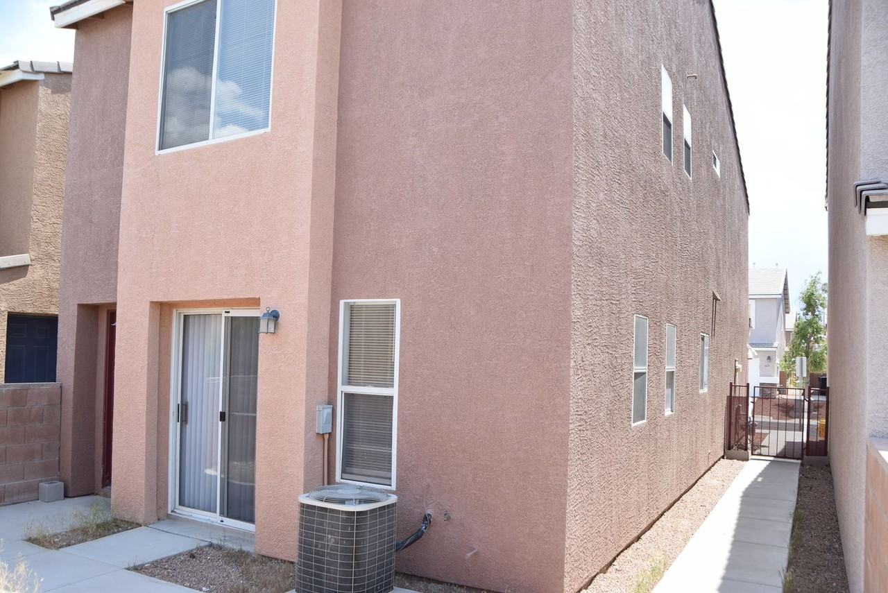 3672 Moonlit Beach Ave - Photo 3 of 24