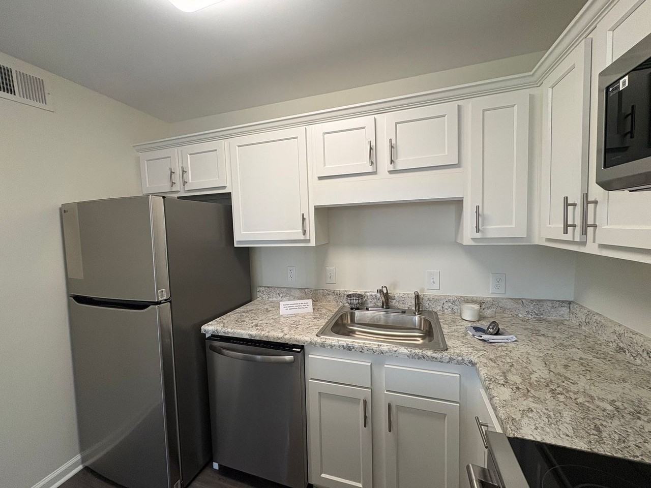 1325 31st St S #B - Photo 6 of 12