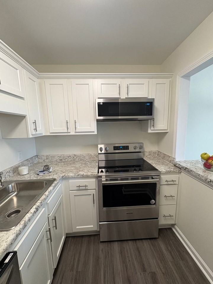 1325 31st St S #B - Photo 7 of 12