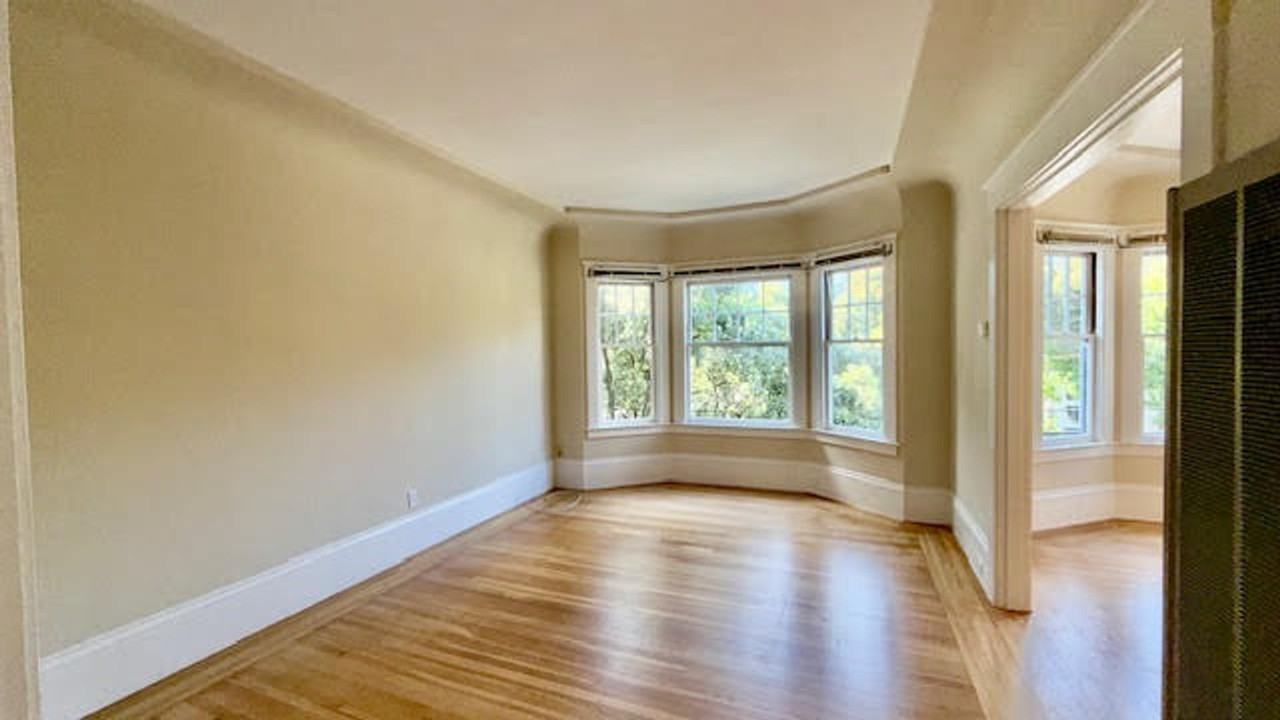 341 Lake St - Photo 2 of 28