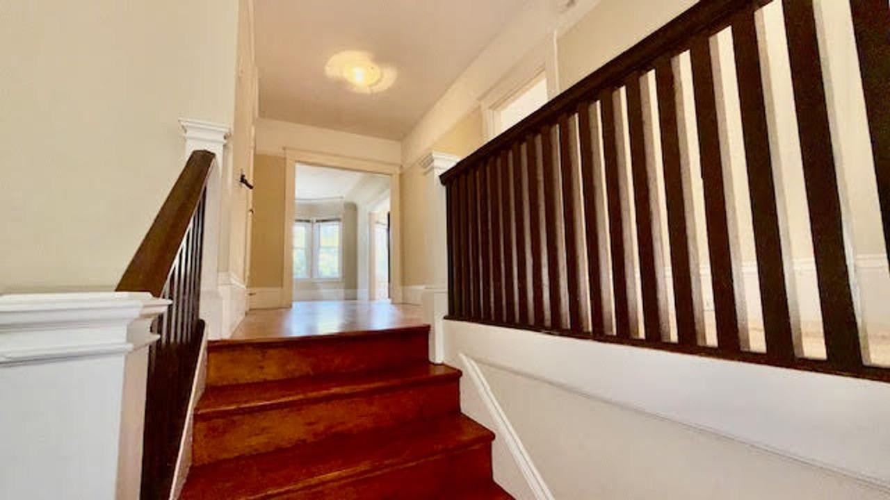 341 Lake St - Photo 3 of 28