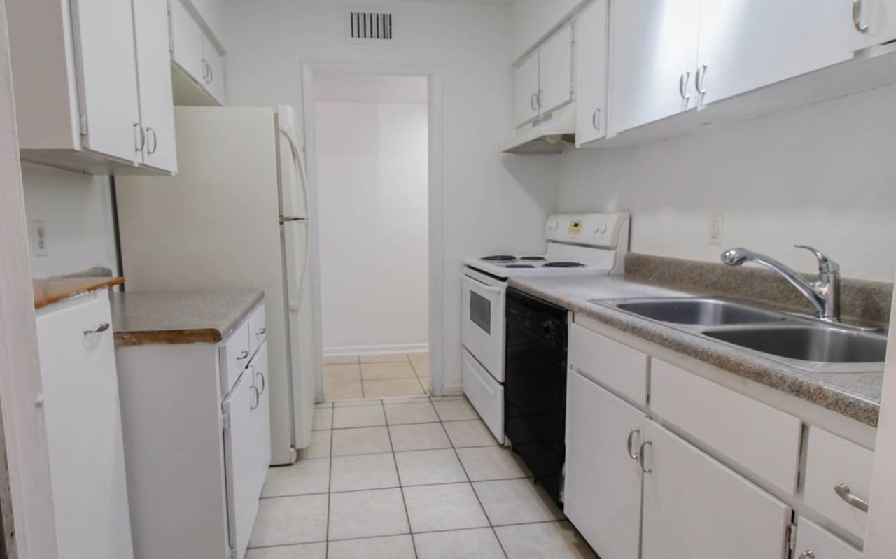 119 Krueger St - Photo 5 of 14