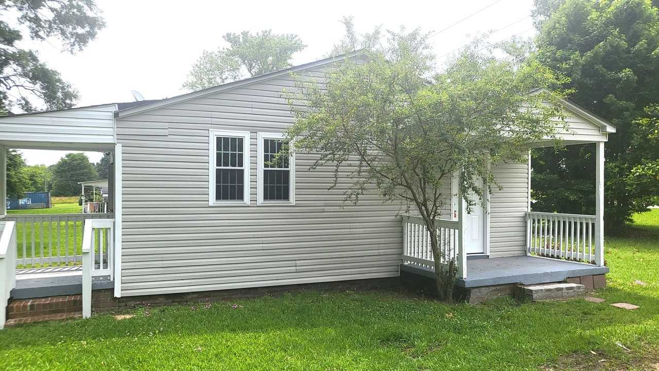 3185 Flat Creek Rd - Photo 2 of 9