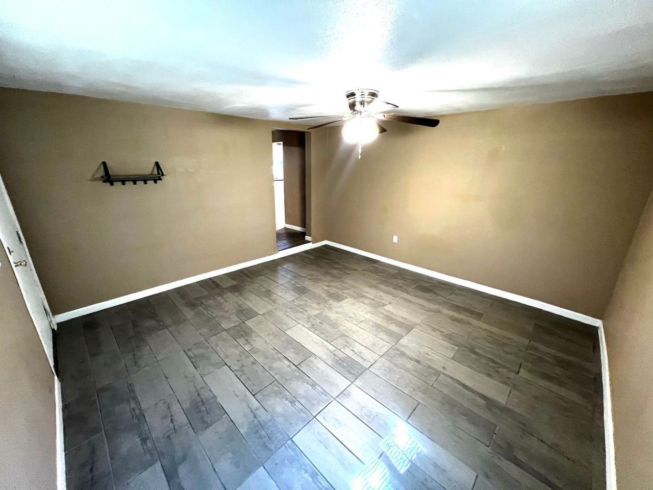 2036 2036 S RR 6 - Photo 3 of 21