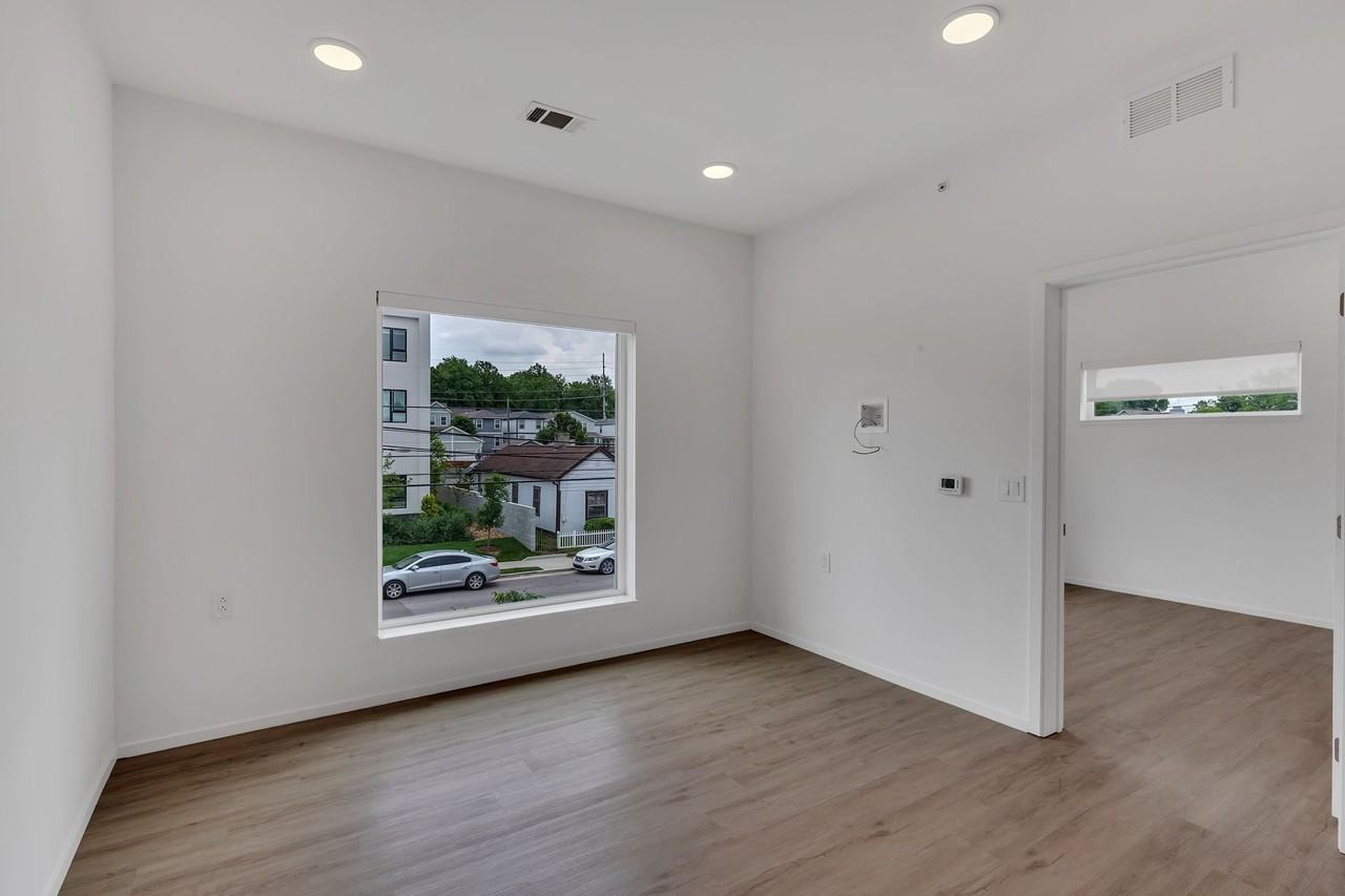 Modern 1 Bedroom/ 1 Bath Apartment, minutes to Downtown and Germantown, Washer/Dryer, Off Street Parking - Photo 2 of 7