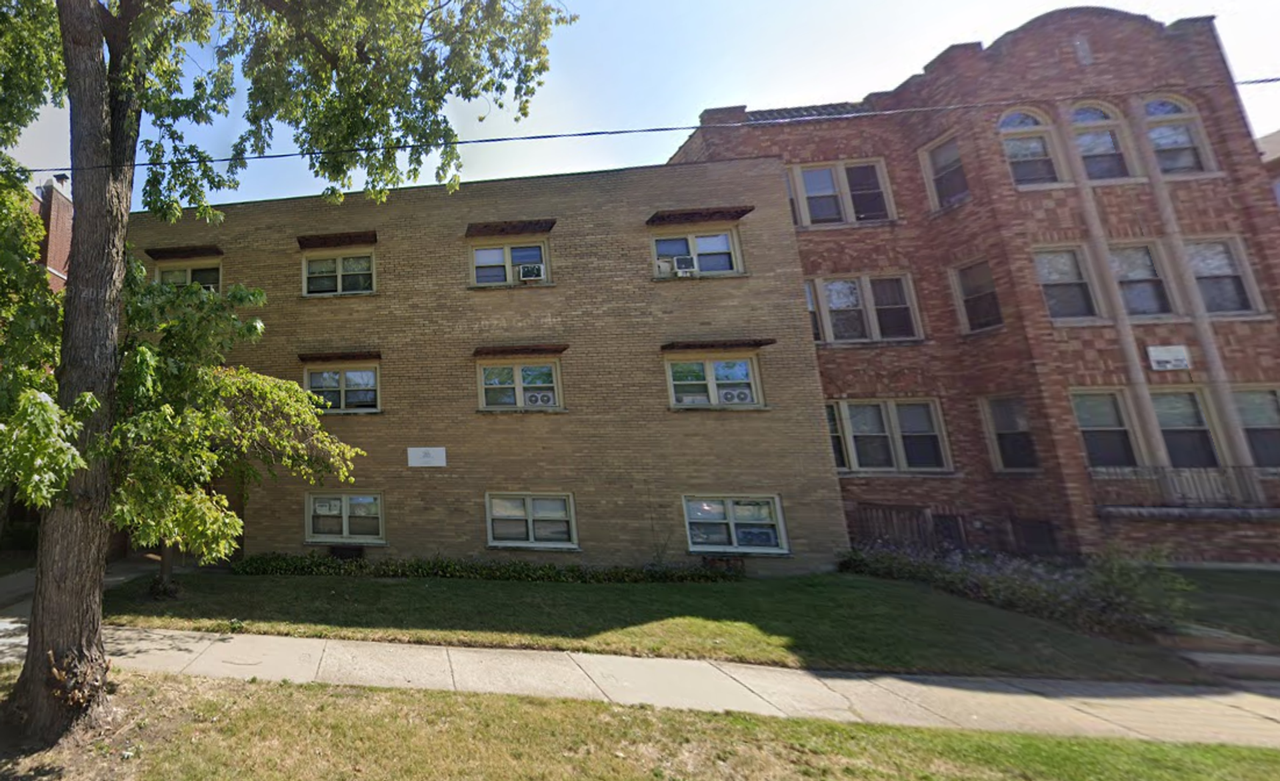 10437 S Hale Ave - Photo 2 of 3