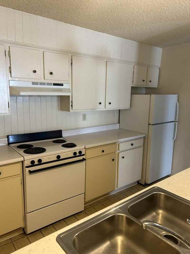 1135 Florida Rd - Photo 2 of 23