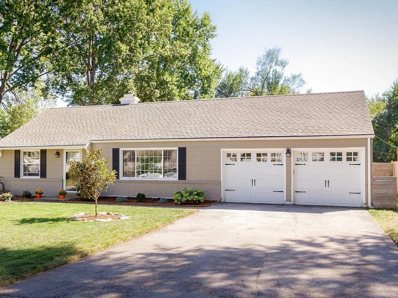 7649 High Dr - Photo 2 of 20