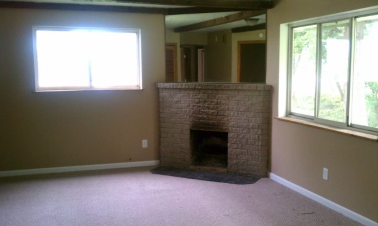 4636 Starmer Dr - Photo 3 of 11