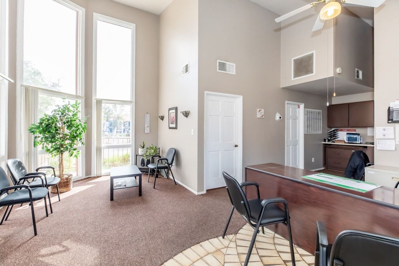 Sand Dollar Apartments - Photo 3 of 9