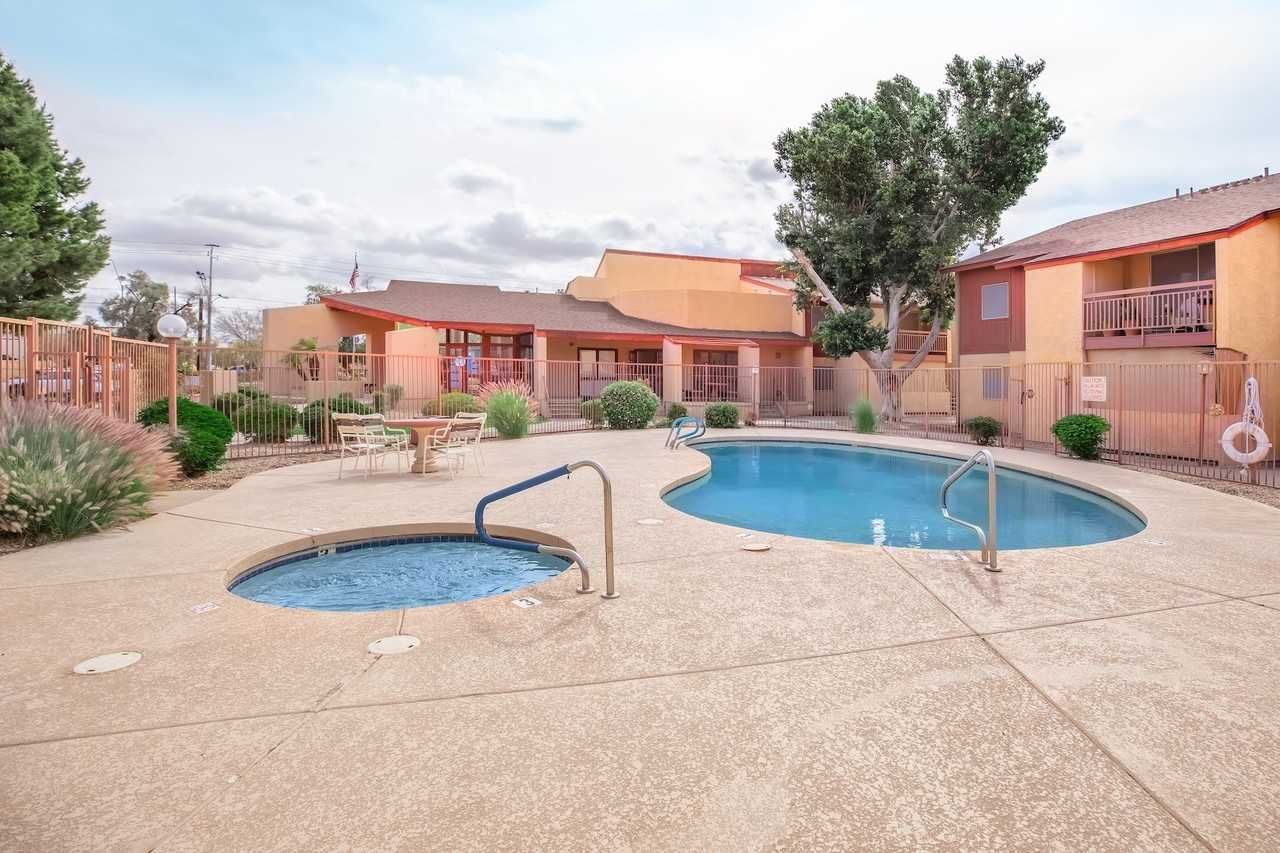 Sand Dollar Apartments - Photo 6 of 9