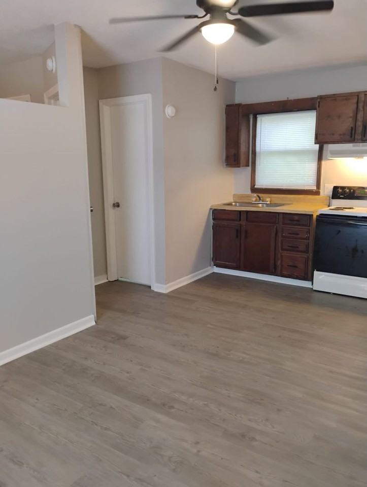 2177 Mccravy St - Photo 2 of 13