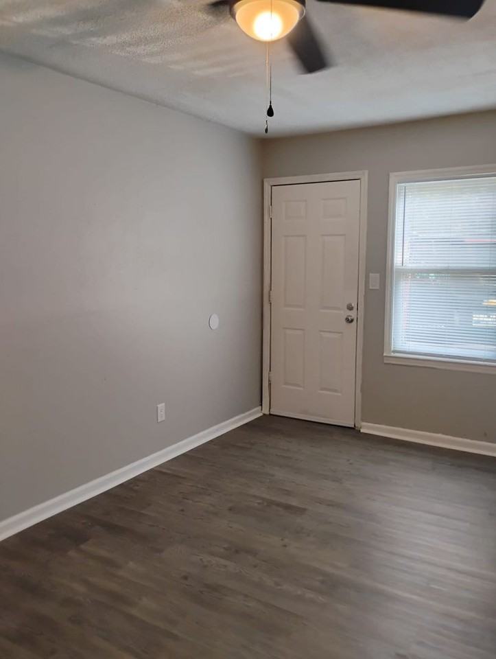 2177 Mccravy St - Photo 3 of 13
