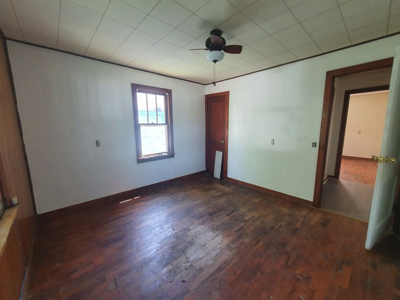 1411 Leroy St - Photo 5 of 8