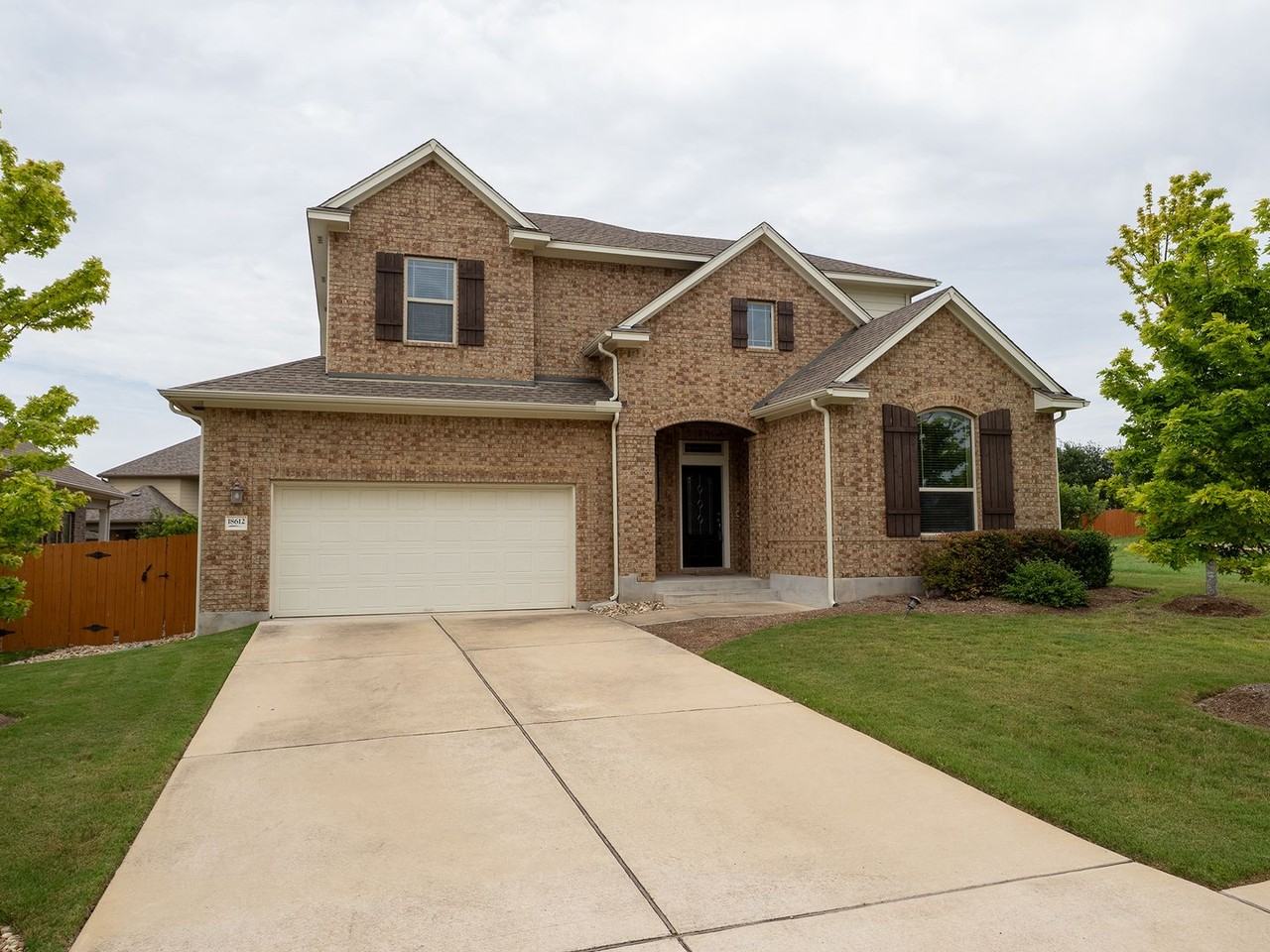 18612 Rio Chama Ln - Photo 2 of 27