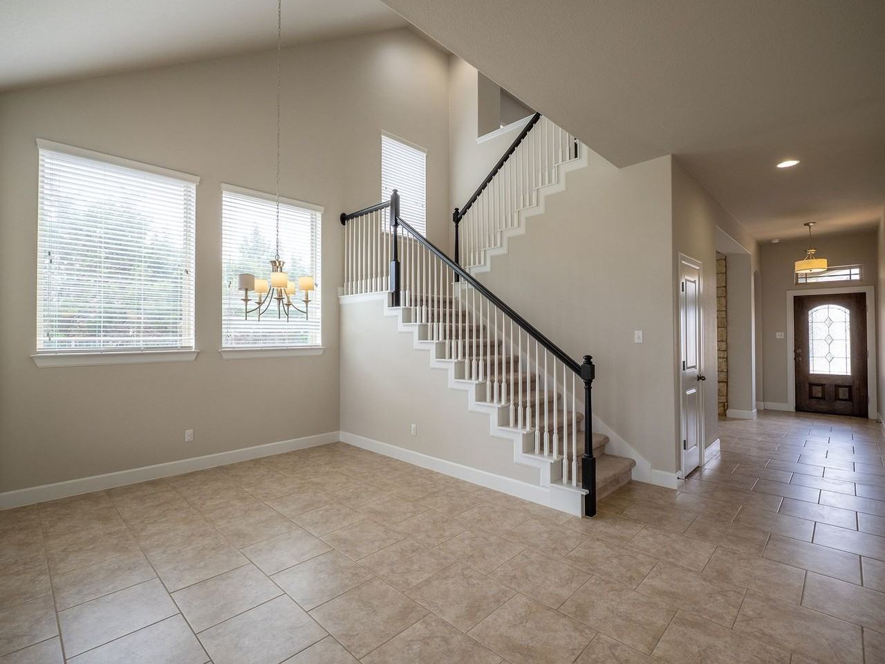 18612 Rio Chama Ln - Photo 3 of 27