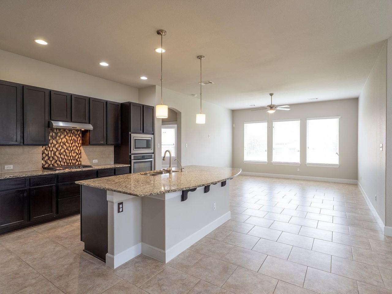 18612 Rio Chama Ln - Photo 5 of 27