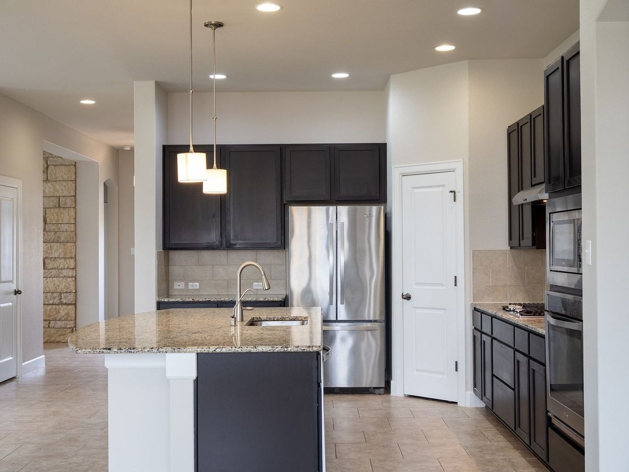 18612 Rio Chama Ln - Photo 7 of 27