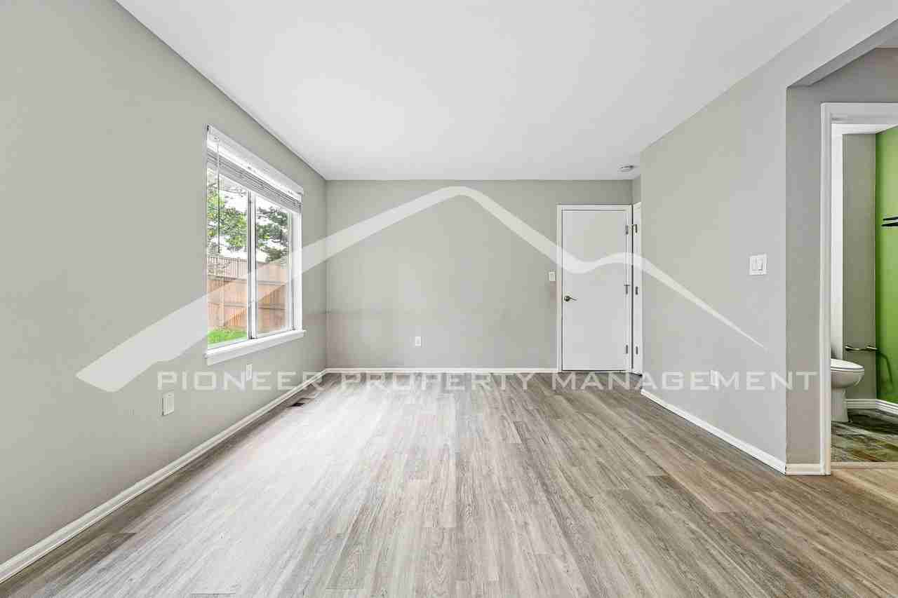 9354 Cattail Ct - Photo 5 of 23