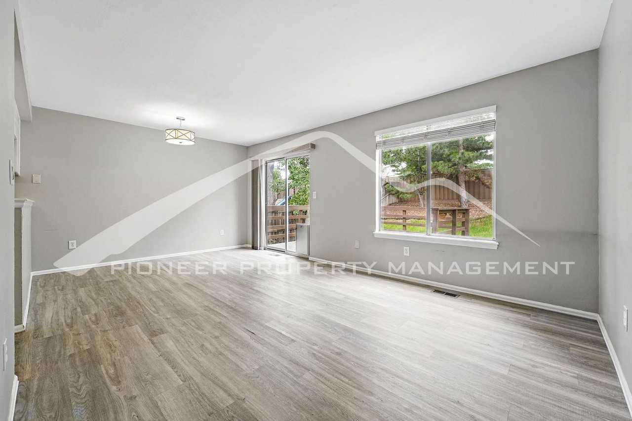 9354 Cattail Ct - Photo 6 of 23