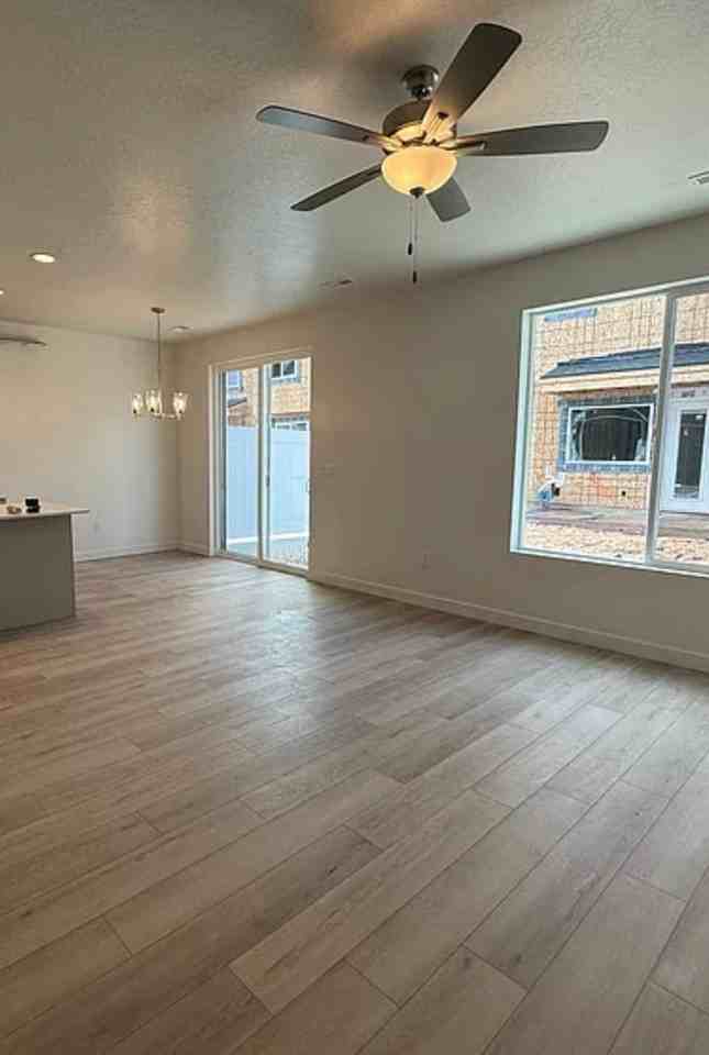 3661 S 4575 W - Photo 6 of 20