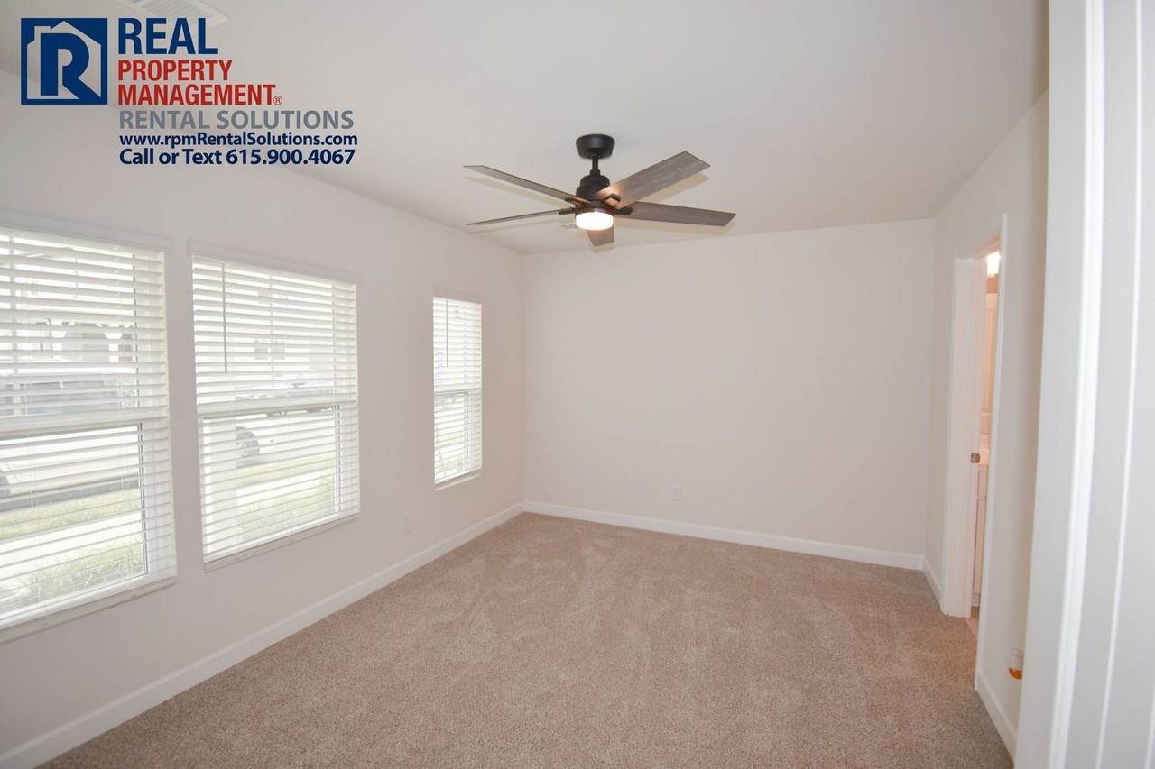 1208 Foxton Ln - Photo 3 of 20