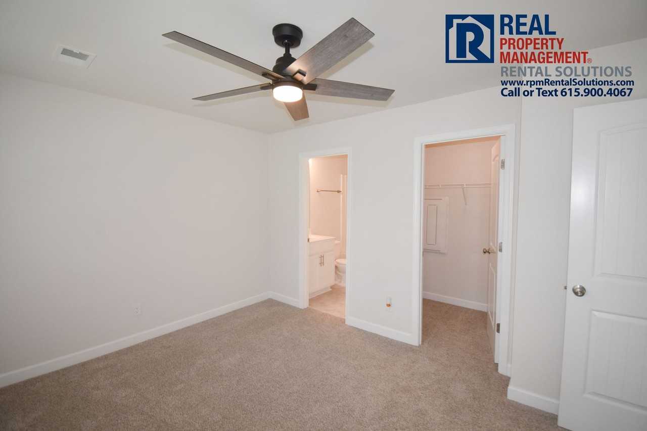 1208 Foxton Ln - Photo 4 of 20
