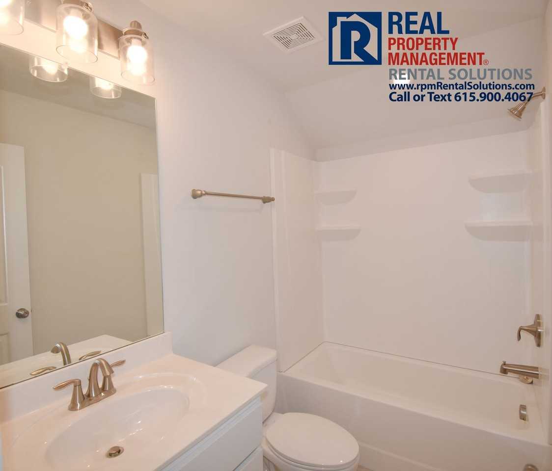 1208 Foxton Ln - Photo 5 of 20