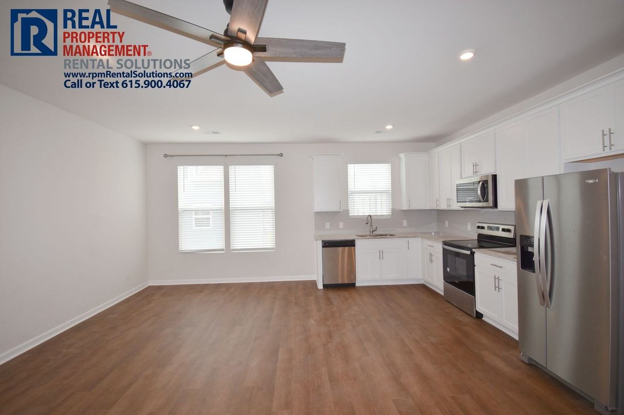 1208 Foxton Ln - Photo 7 of 20