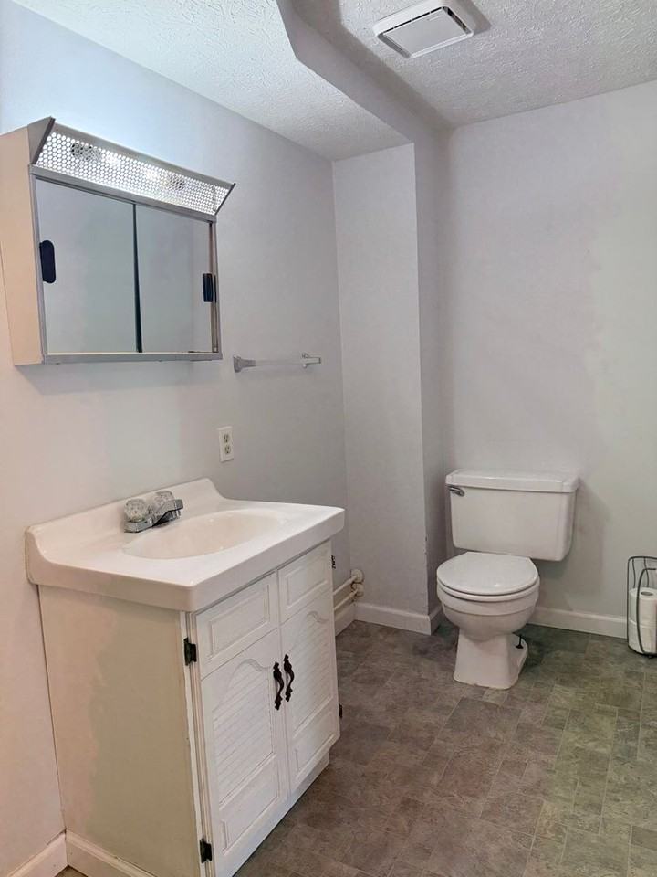 3505 W Festive Dr - Photo 3 of 19