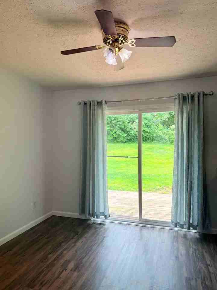 3505 W Festive Dr - Photo 6 of 19
